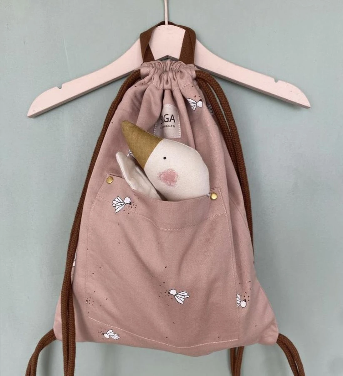 Saga Copenhagen Flipi Latte - Gym Bag - Turnzak - Zwemtas - Rugzakje - Roze Met Vogeltjes 3 Saga Copenhagen Flipi Latte - Gym Bag - Turnzak - Zwemtas - Rugzakje - Roze Met Vogeltjes - Afbeelding 3