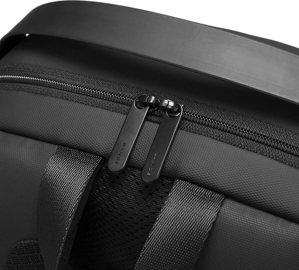 Bange Rugtas - 15,6 Inch - Laptop Rugzak - USB-aansluiting - Waterafstotend - Zwart - Incl. Smart Thermosfles 7 Bange Rugtas - 15,6 Inch - Laptop Rugzak - USB-aansluiting - Waterafstotend - Zwart - Incl. Smart Thermosfles - Afbeelding 7