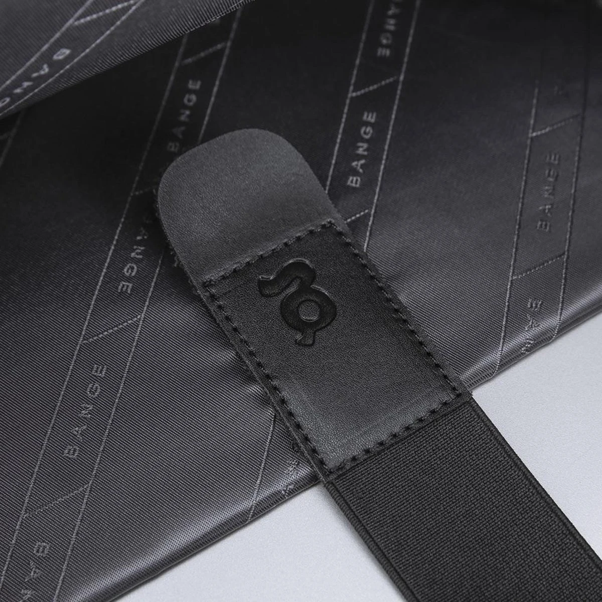 Bange Rugtas - 15,6 Inch - Laptop Rugzak - Waterafstotend - Zwart - Incl. Smart Thermosfles 17 Bange Rugtas - 15,6 Inch - Laptop Rugzak - Waterafstotend - Zwart - Incl. Smart Thermosfles - Afbeelding 17