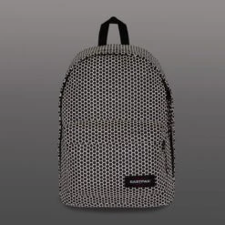 Eastpak OUT OF OFFICE Rugzak, 27 Liter, 13.3 Inch Laptopvak - Refleks Navy 24 Eastpak OUT OF OFFICE Rugzak, 27 Liter, 13.3 Inch Laptopvak - Refleks Navy -Kofferland Goedkope Winkel 1200x1200 1030