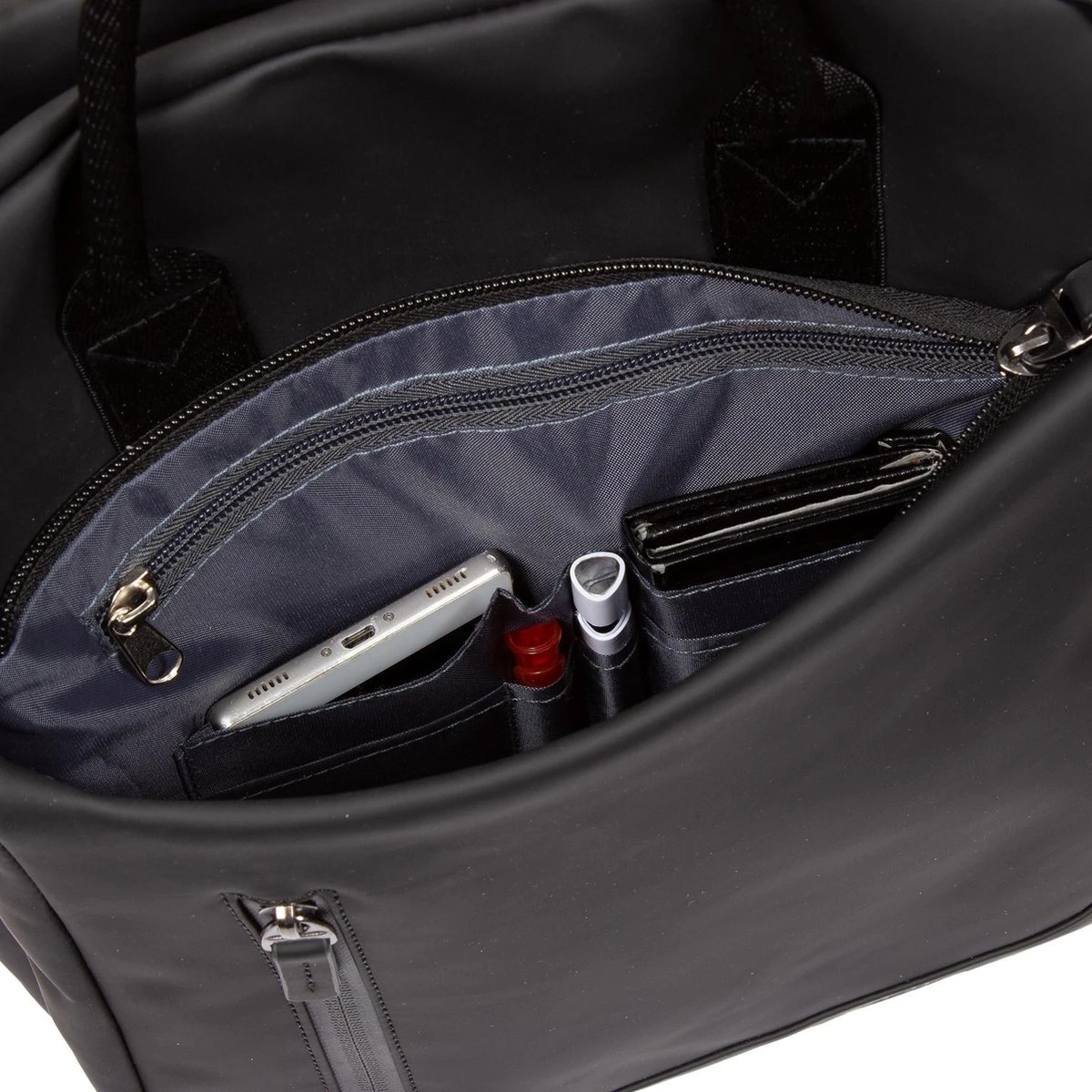 New Rebels® Harper - Rugtas - Zwart - Waterbestendig - 9L - 28x8x38cm - Rugzak / Backpack 4 New Rebels® Harper - Rugtas - Zwart - Waterbestendig - 9L - 28x8x38cm - Rugzak / Backpack - Afbeelding 4