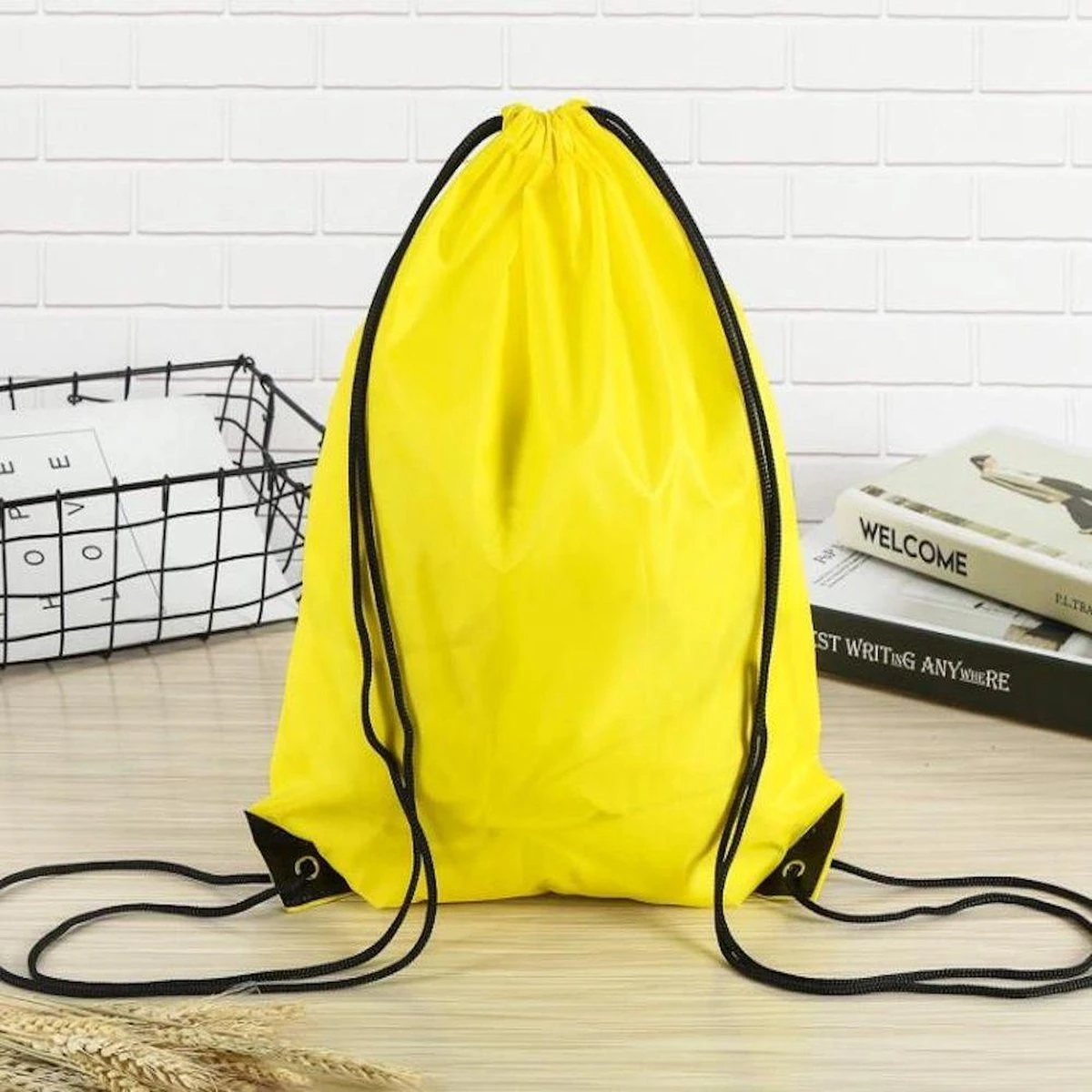 Merkloos Gymtas Met Rijgkoord - Nylon Rugzakjes – Nylon Rugzak – Geel 1 Merkloos Gymtas Met Rijgkoord - Nylon Rugzakjes – Nylon Rugzak – Geel