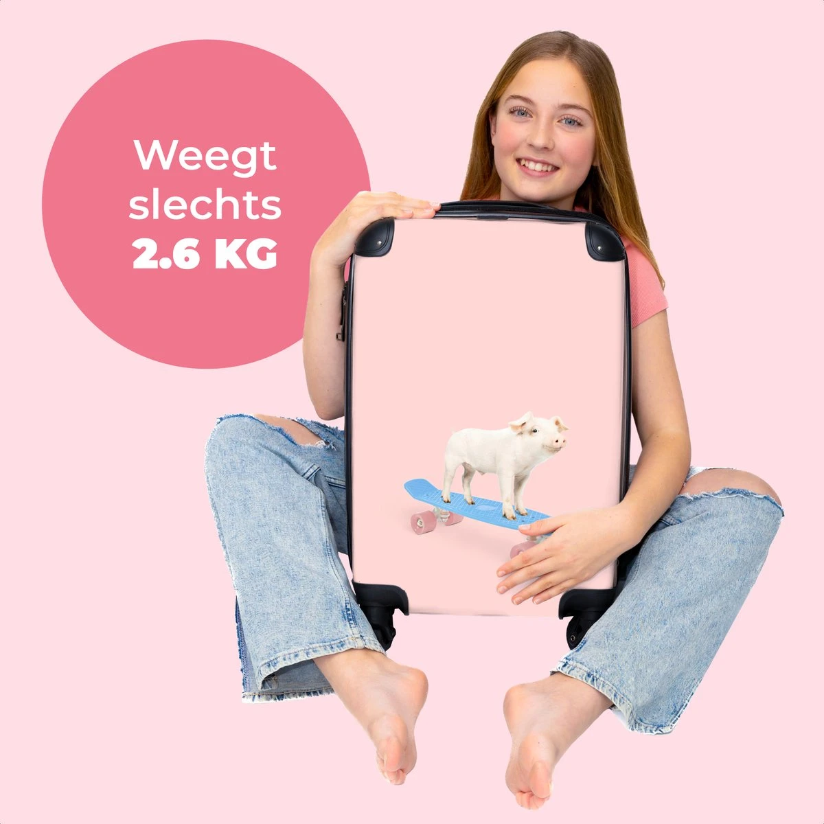 NoBoringSuitcases.com® Kinderkoffer - Trolley Kinderen - Varken - Roze - Skateboard - Kinderen - Meisje - Koffer Dieren - Past Binnen 55x40x20 Cm En 55x35x25 Cm - Reiskoffer Met Wielen 2 NoBoringSuitcases.com® Kinderkoffer - Trolley Kinderen - Varken - Roze - Skateboard - Kinderen - Meisje - Koffer Dieren - Past Binnen 55x40x20 Cm En 55x35x25 Cm - Reiskoffer Met Wielen - Afbeelding 2