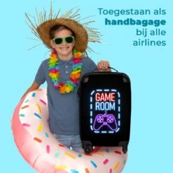 NoBoringSuitcases.com® Koffer - Trolley Op Wieltjes - Neon - Game Room - Tekst - Controller - Zwart - Reiskoffer - Past Binnen 55x40x20 Cm En 55x35x25 Cm - Koffertje - Trolley Handbagage -Kofferland Goedkope Winkel 1200x1200 335