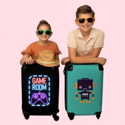 NoBoringSuitcases.com® Koffer - Trolley Op Wieltjes - Neon - Game Room - Tekst - Controller - Zwart - Reiskoffer - Past Binnen 55x40x20 Cm En 55x35x25 Cm - Koffertje - Trolley Handbagage -Kofferland Goedkope Winkel 1200x1200 337