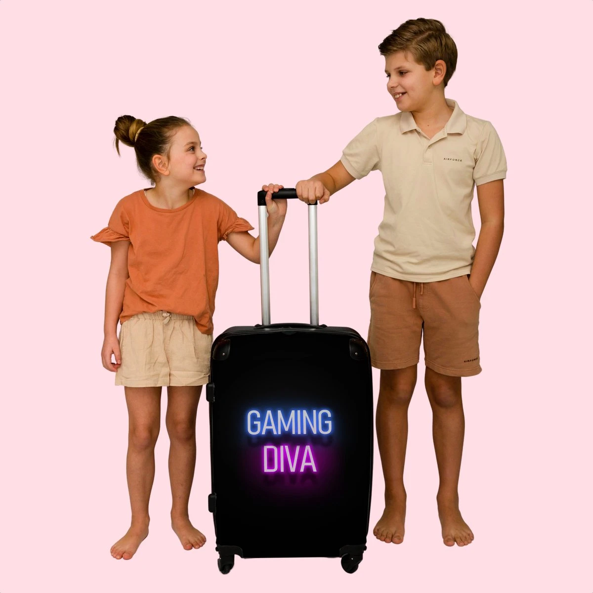 NoBoringSuitcases.com® Koffer Groot - Gaming - Quotes - Neon - Gaming Diva - Vrouwen - Trolley Koffer Met TSA-slot - Met Wielen - 90 Liter - Reiskoffer - 66 Cm 7 NoBoringSuitcases.com® Koffer Groot - Gaming - Quotes - Neon - Gaming Diva - Vrouwen - Trolley Koffer Met TSA-slot - Met Wielen - 90 Liter - Reiskoffer - 66 Cm - Afbeelding 7