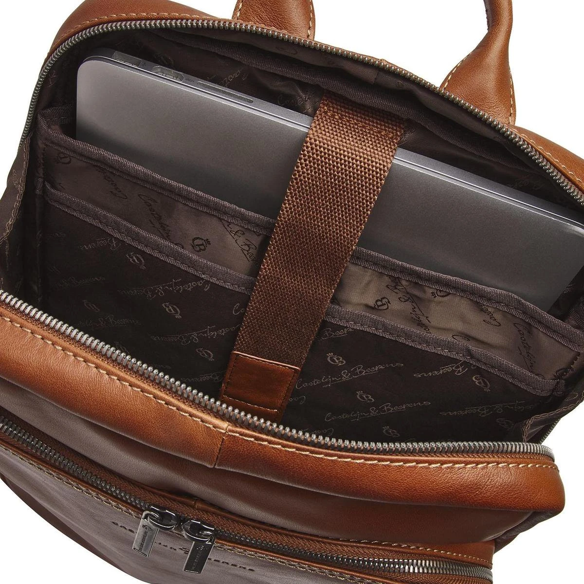 Castelijn & Beerens - Firenze Laptoprugzak 15,6 + Tablet RFID | Lichtbruin - 9 Castelijn & Beerens - Firenze Laptoprugzak 15,6 + Tablet RFID | Lichtbruin - - Afbeelding 9