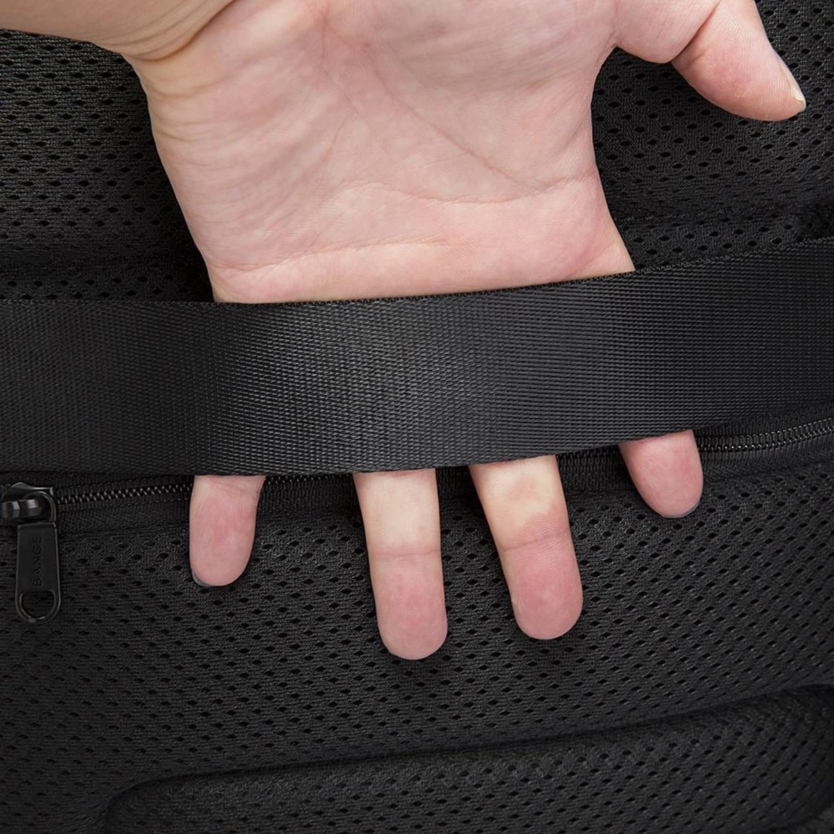 Bange Rugtas - 15,6 Inch - Laptop Rugzak - USB-aansluiting - Waterafstotend - Zwart - Incl. Smart Thermosfles 6 Bange Rugtas - 15,6 Inch - Laptop Rugzak - USB-aansluiting - Waterafstotend - Zwart - Incl. Smart Thermosfles - Afbeelding 6