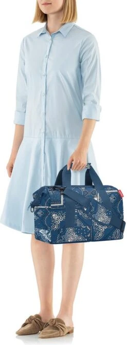 Reisenthel Allrounder M Reistas Sporttas - 18L - Bandana Frame Blauw 10 Reisenthel Allrounder M Reistas Sporttas - 18L - Bandana Frame Blauw -Kofferland Goedkope Winkel 441x1200 2