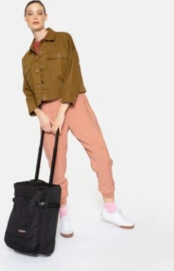 Eastpak TRANVERZ XS Reiskoffer, Handbagage (48 X 32 X 21 Cm) - Black -Kofferland Goedkope Winkel 771x1200 1