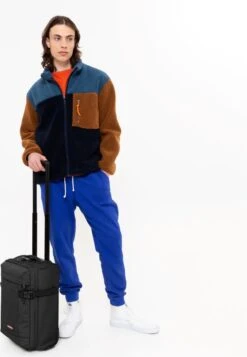 Eastpak TRANVERZ XXS Reiskoffer, Handbagage (45 X 32 X 20 Cm) - Black 19 Eastpak TRANVERZ XXS Reiskoffer, Handbagage (45 X 32 X 20 Cm) - Black -Kofferland Goedkope Winkel 830x1200 1