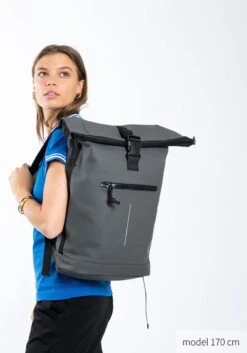 New Rebels® Mart - Rugtas - Grijs - Waterbestendig - Roll-top - 15.6151413121087 - 35x10x46cm - Rugzak / Backpack 21 New Rebels® Mart - Rugtas - Grijs - Waterbestendig - Roll-top - 15.6151413121087 - 35x10x46cm - Rugzak / Backpack -Kofferland Goedkope Winkel 839x1200 1