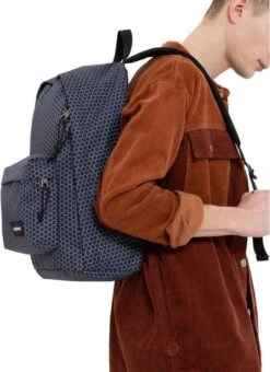 Eastpak OUT OF OFFICE Rugzak, 27 Liter, 13.3 Inch Laptopvak - Refleks Navy 25 Eastpak OUT OF OFFICE Rugzak, 27 Liter, 13.3 Inch Laptopvak - Refleks Navy -Kofferland Goedkope Winkel 871x1200 4