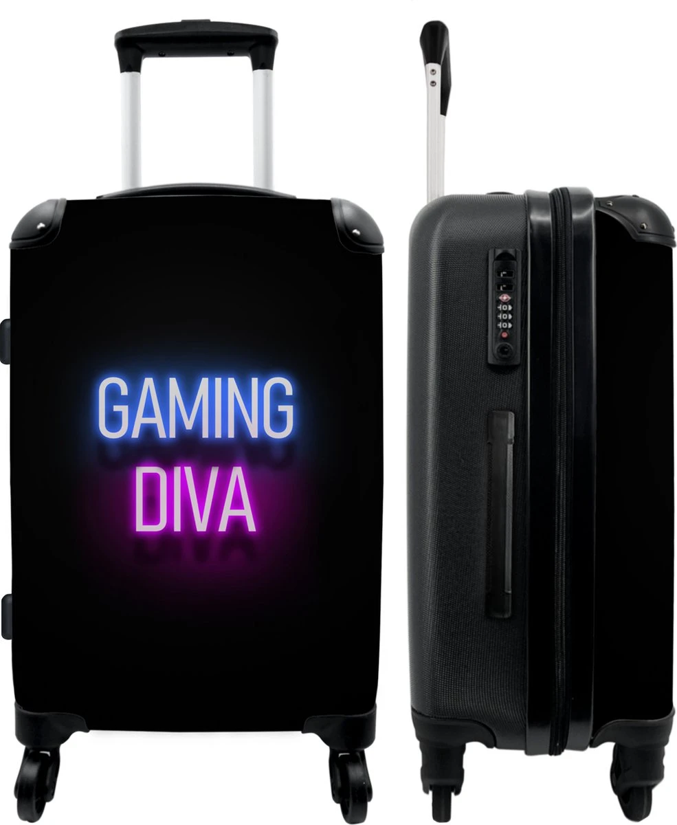 NoBoringSuitcases.com® Koffer Groot - Gaming - Quotes - Neon - Gaming Diva - Vrouwen - Trolley Koffer Met TSA-slot - Met Wielen - 90 Liter - Reiskoffer - 66 Cm 1 NoBoringSuitcases.com® Koffer Groot - Gaming - Quotes - Neon - Gaming Diva - Vrouwen - Trolley Koffer Met TSA-slot - Met Wielen - 90 Liter - Reiskoffer - 66 Cm